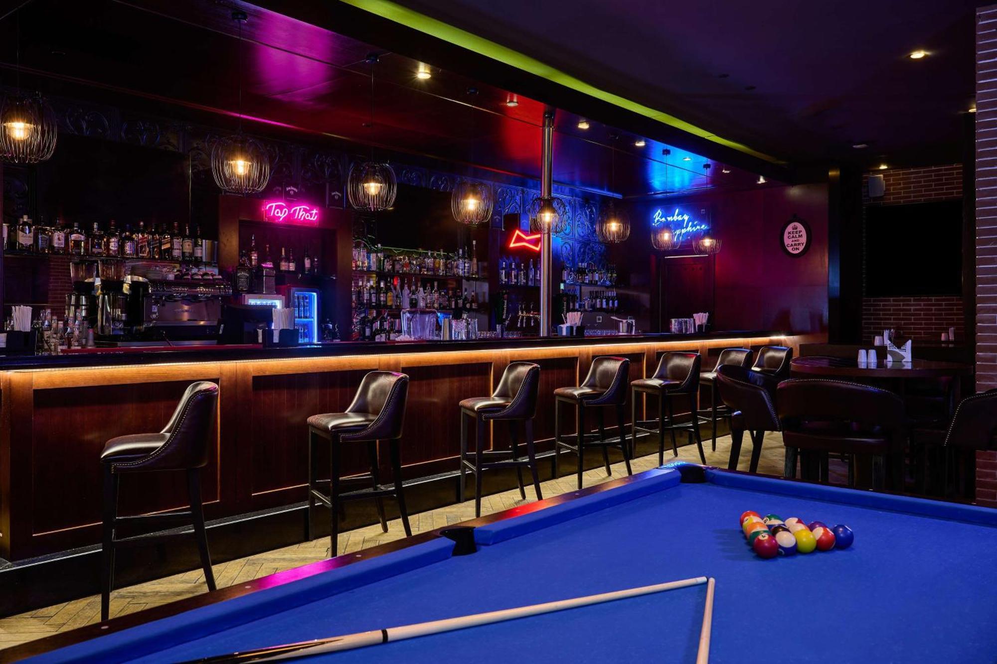 Hotel Doubletree By Hilton Doha - Al Sadd Exterior foto The bar at the 2012 World Series of Poker